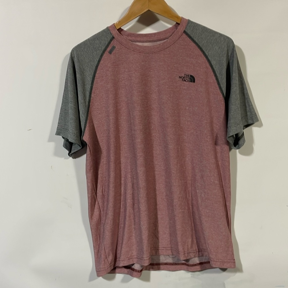 THE NORTH FACE - Men's Red and Gray Flashdry T Shirt - Large